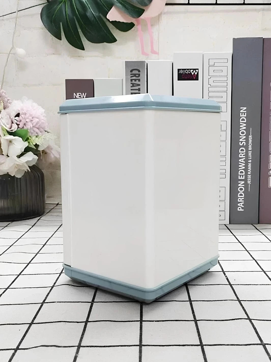 Tirelire électronique avec mot de passe