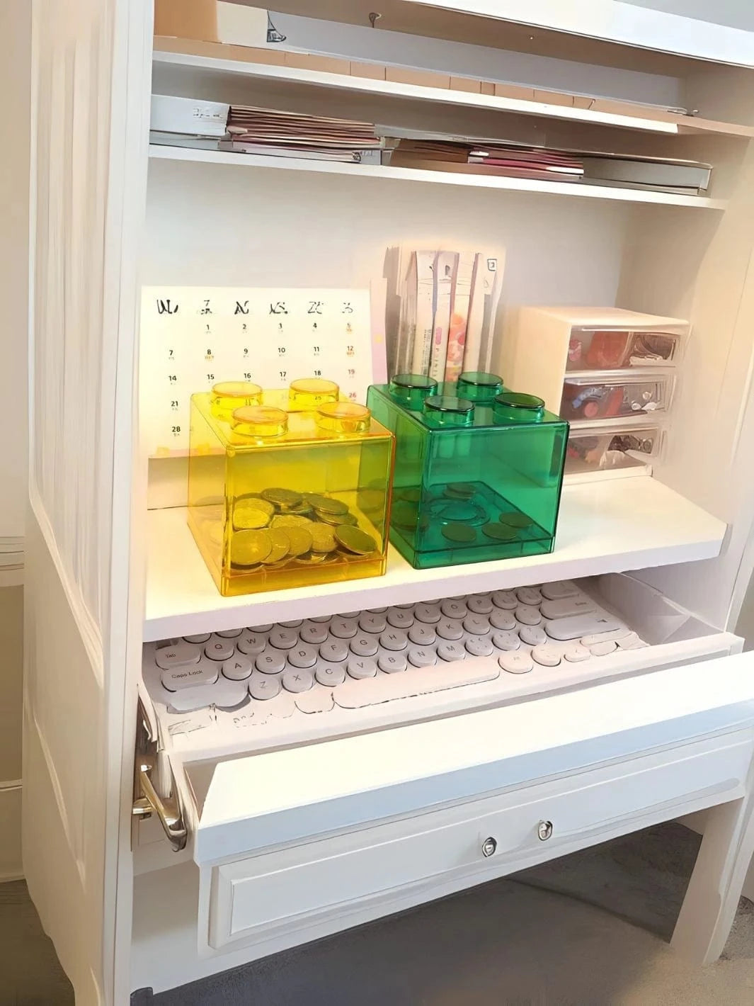 Tirelire en plastique